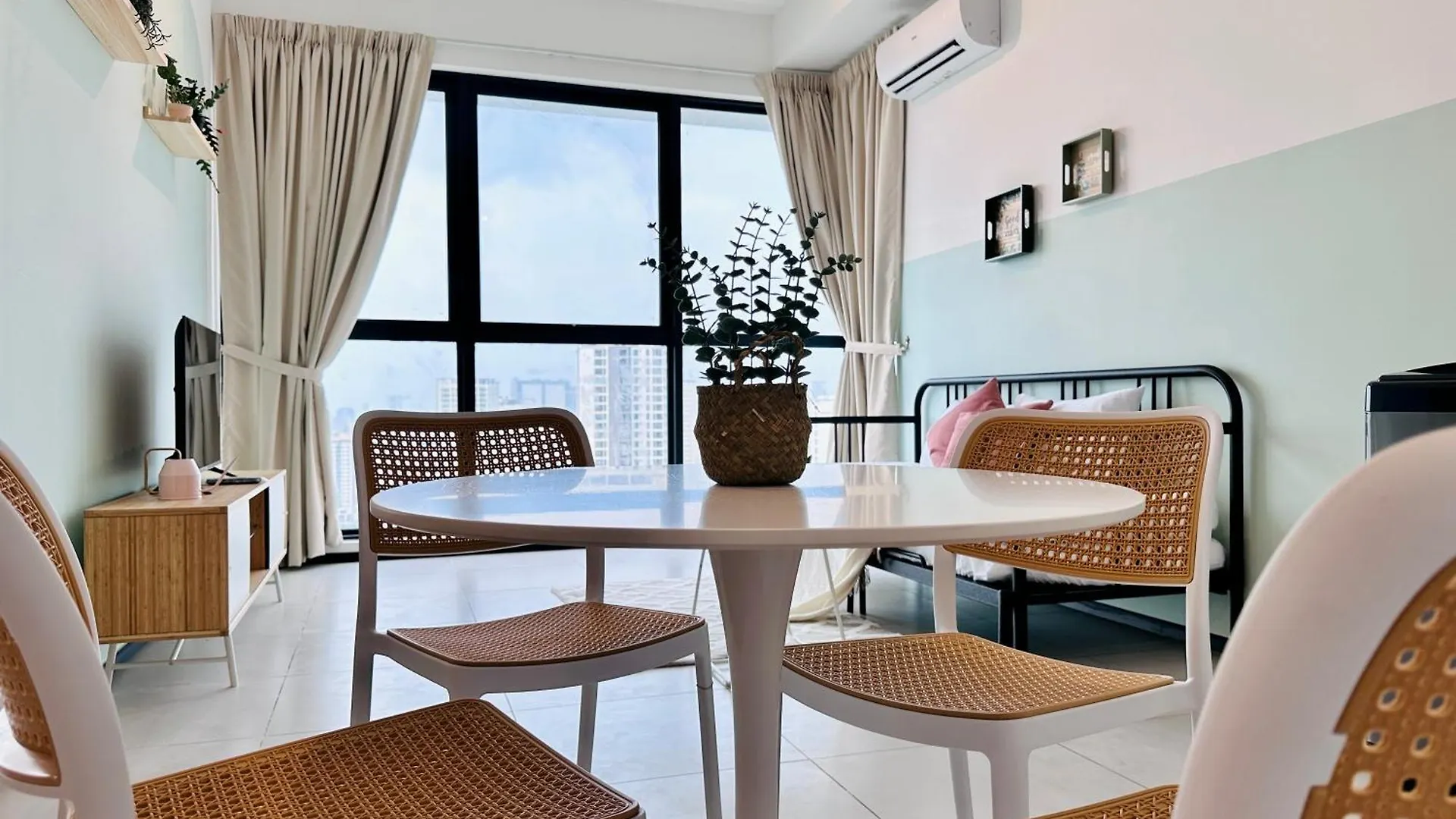 Apartment New Comfy Urban Suite Homestay At Georgetown For Family By Urban Staycations Lod Jelutong