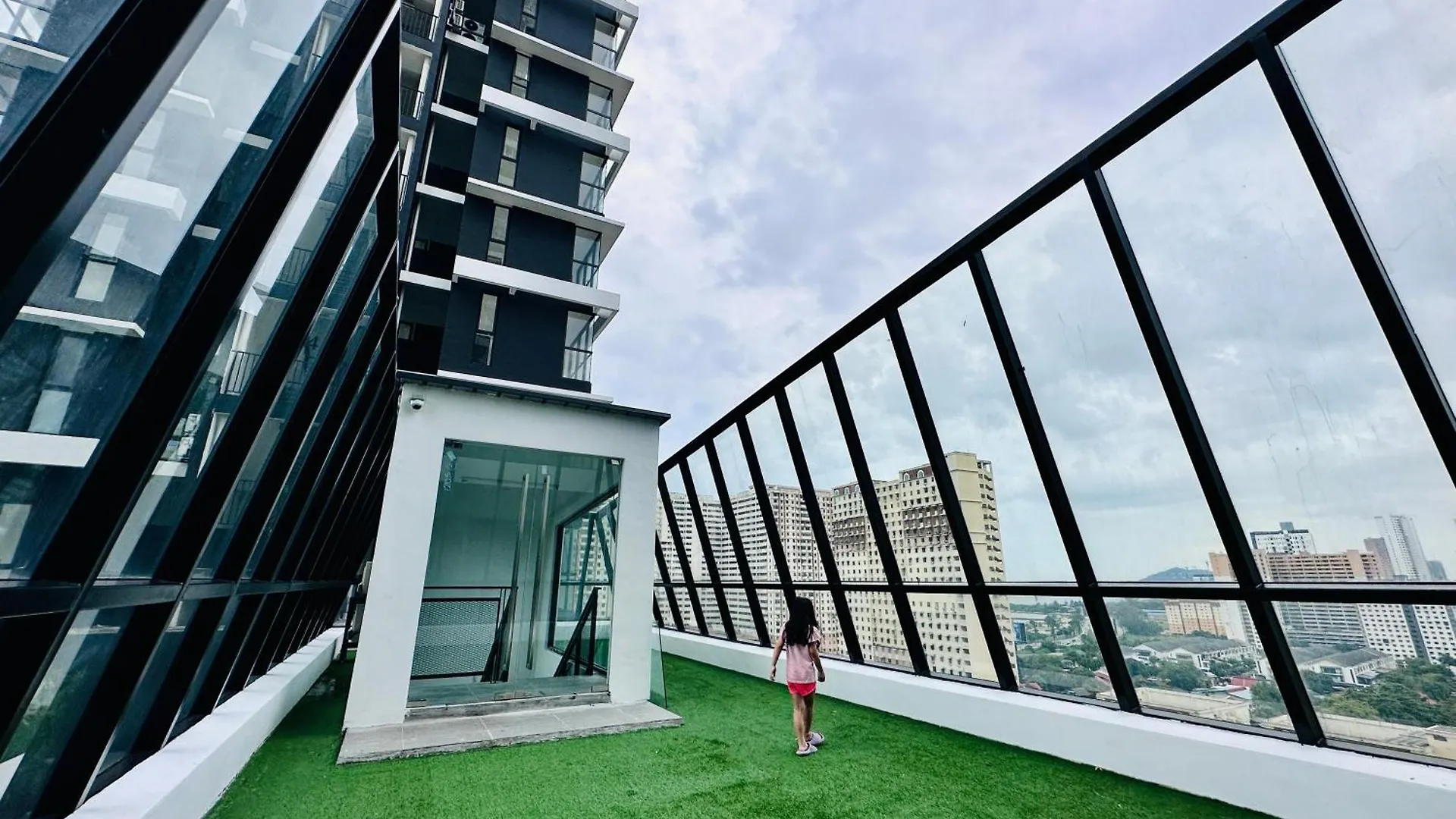 Jelutong New Comfy Urban Suite Homestay At Georgetown For Family By Urban Staycations Lod דירה